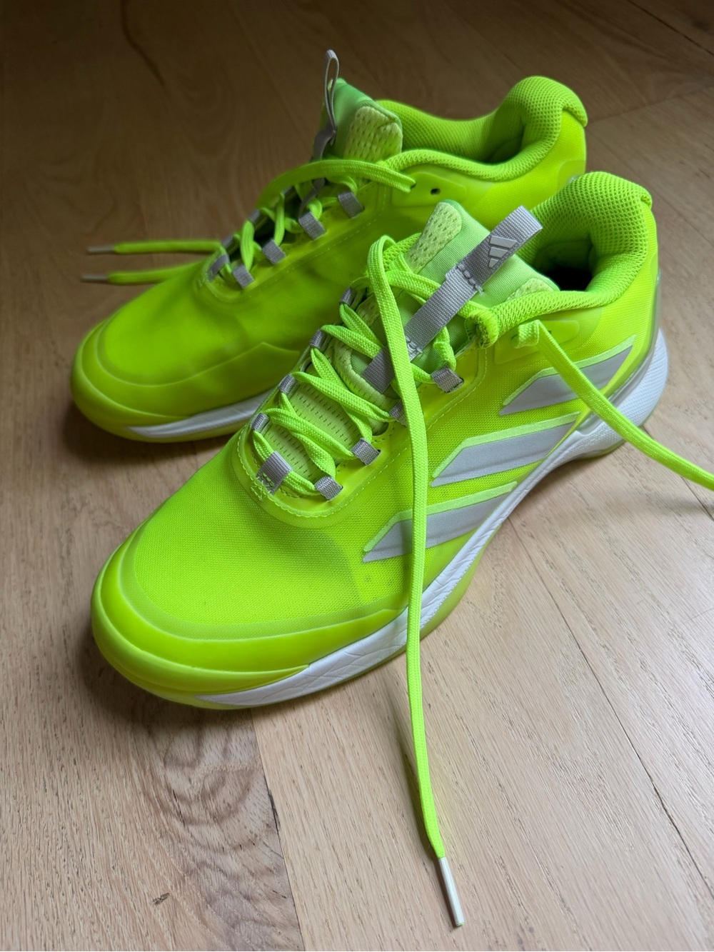 Adidas Avacourt Women’s Neon Green/Yellow